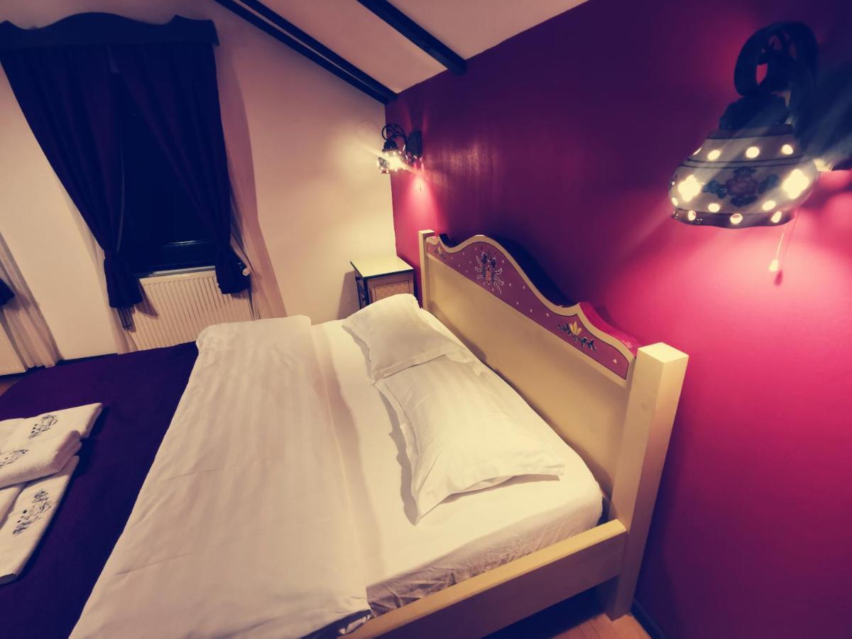 Pensiunea Casa Moga Bucium  Buitenkant foto