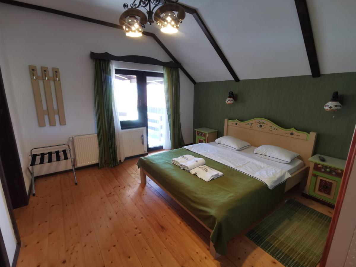 Pensiunea Casa Moga Bucium  Buitenkant foto